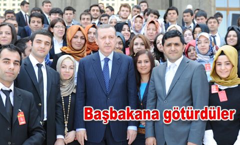 &quot;Yeni Anayasa Genç Öneriler&quot; anayasa taslağını meclise götürdüler