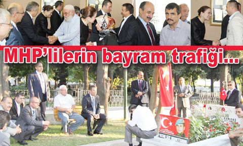 Vatandaşla bayramlaşıp, Şehitliğe koştular…