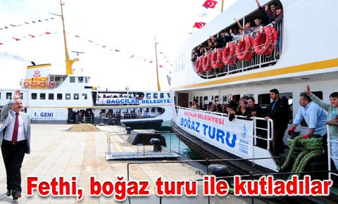 Fethi, boğaz turu ile kutladılar