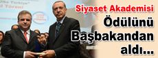 Ödülünü Başbakandan aldı…