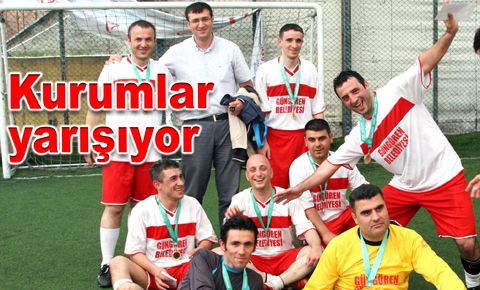 Güngören&#039;de kurumlar futbolda yarışıyor