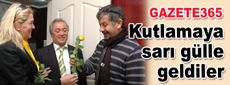 Kutlamaya sarı gülle geldiler