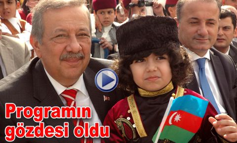 Azeri çocuk 23 Nisan programına damga vurdu
