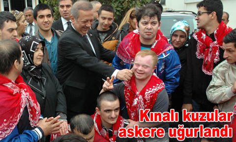 Kınalı kuzular askere uğurlandı
