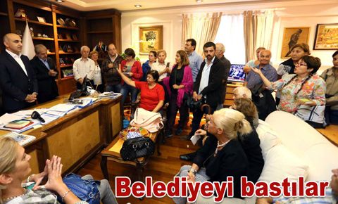 Bakırköylüler Belediyeyi bastı…