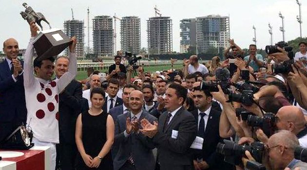 Bakırköy’deki at yarışının kazananına 2 milyon ödül