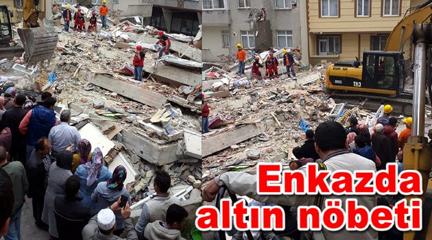 Çöken binanın enkazı kaldırılıyor