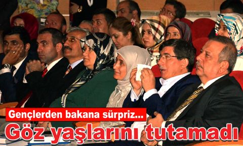 Bahçelievler’de gençlerden bakana sürpriz