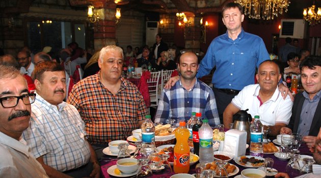 Hakan Bahadır dostlarıyla iftar yaptı