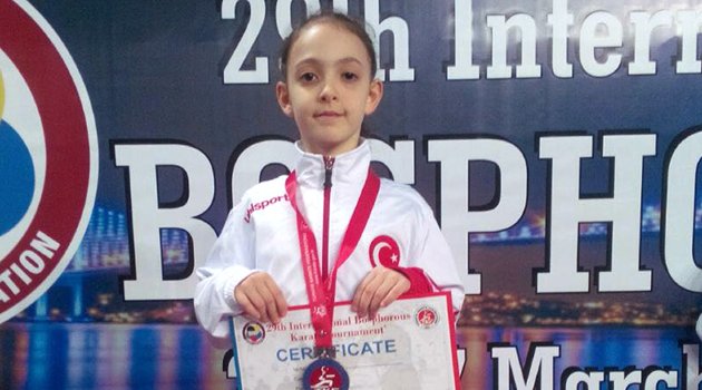İhlas Koleji sporcusu Elif Şişmanoğlu'ndan büyük başarı
