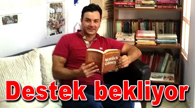 Mustafa Aykut İncesaraç, muhtarlığı kütüphaneye çeviriyor