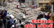 Çöken binanın enkazı kaldırılıyor