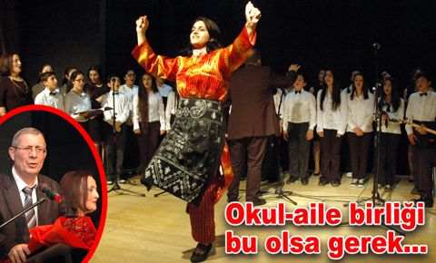 Öğretmen, öğrenci ve veliler birlikte konser verdi