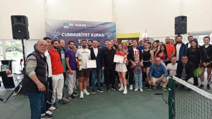 Teniste gelen iki şampiyonluk gururlandırdı