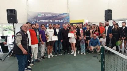 Teniste gelen iki şampiyonluk gururlandırdı