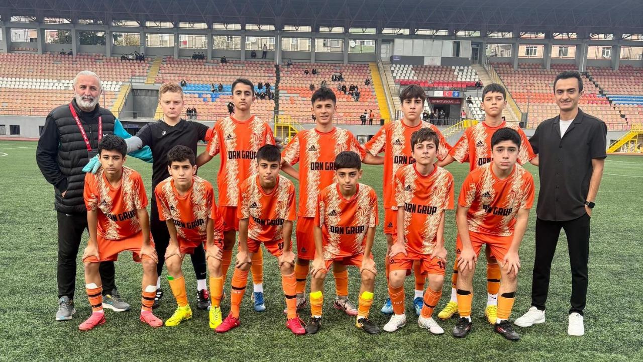 Bahçelievler Futbol Atletik U-14 takımı fırtına gibi