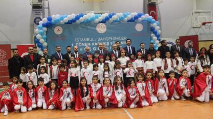 Atatürk İlkokulu’nda karne sevinci