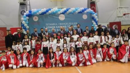 Atatürk İlkokulu’nda karne sevinci