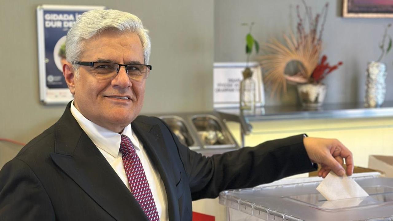 İstanbul Saatçiler Esnaf Odası'nda Sedat Göngörür güven tazeledi