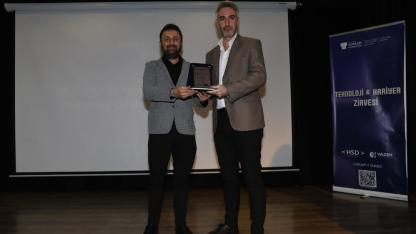 Topkapı Üniversitesi’nden Mürsel Ferhat Sağlam’a marka ödülü