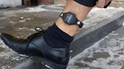 Akran zorbalığı sonrası Elektronik kelepçe cezası