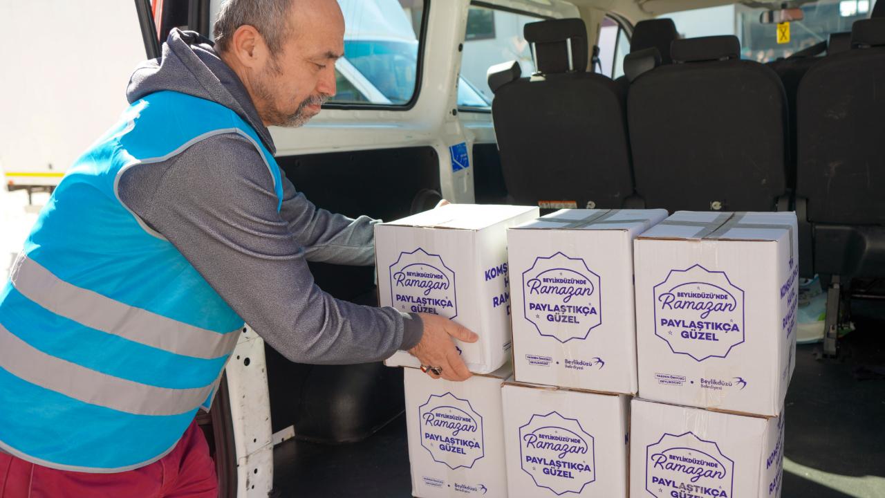 Beylikdüzü’nden Ramazan’da ihtiyaç sahiplerine destek