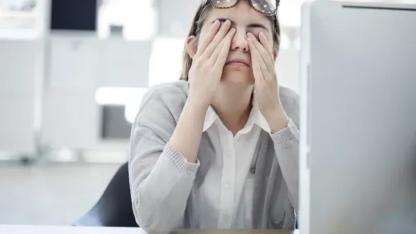 Ekrana uzun süre bakıyorsanız dikkat!