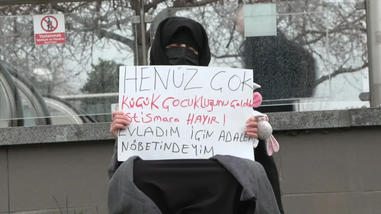 Adalet Nöbetindeki Anne ve Kızı Sahilde Ölü Bulundu