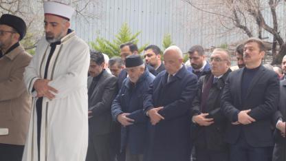 Minik Hamza dualarla toprağa verildi