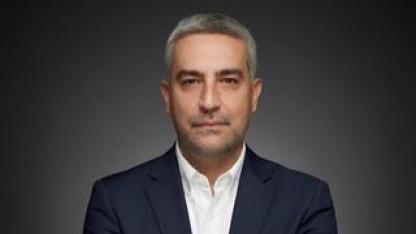 Beyaz Yakanın Dört Mevsimi kitabı raflarda