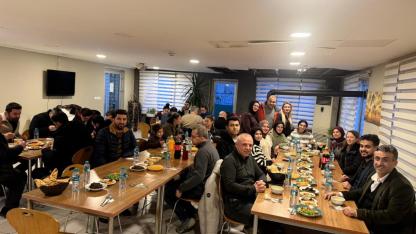 Birey ailesi 30.yılını iftar sofrasında kutladı