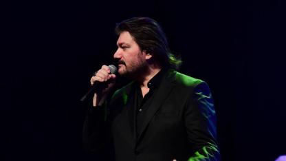 Külliye’de Ahmet Şafak rüzgarı: Dev koro eşlik etti