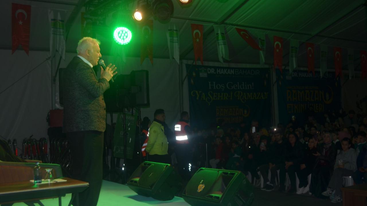 Nihat Hatipoğlu Bahçelievler’de gönüllere dokundu