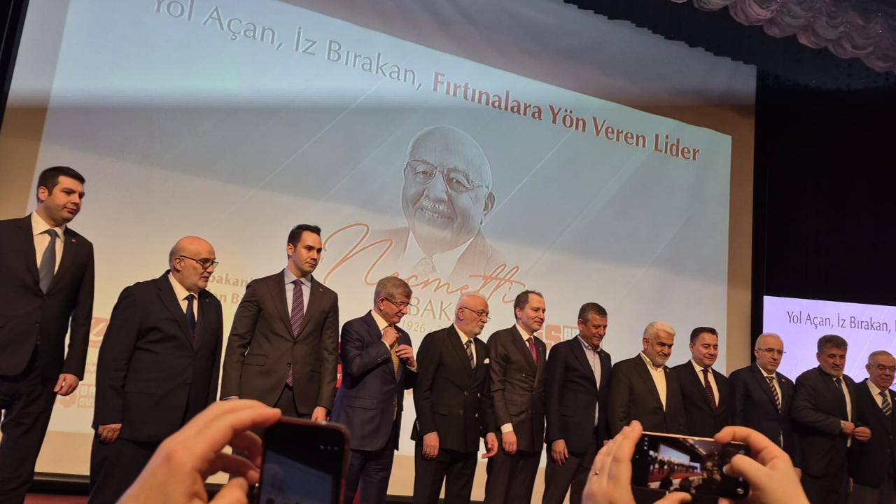 Yeniden Refah Parti'sinden siyasi liderleri buluşturan iftar