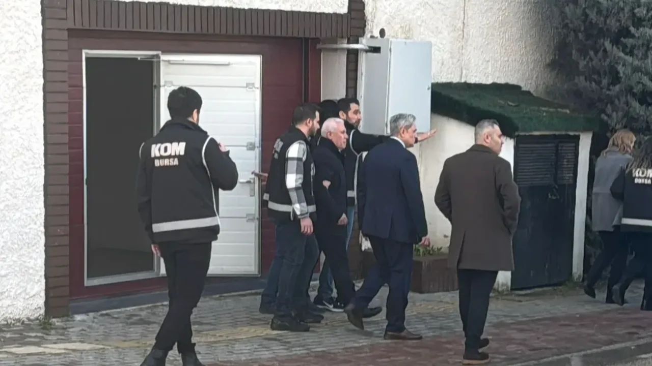Büyükşehir Belediye Başkanı Mustafa Bozbey tutuklandı