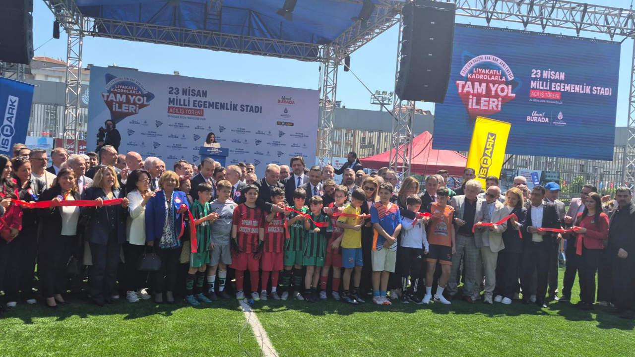 Kocasinan 23 Nisan Milli Egemenlik Stadı hizmete açıldı