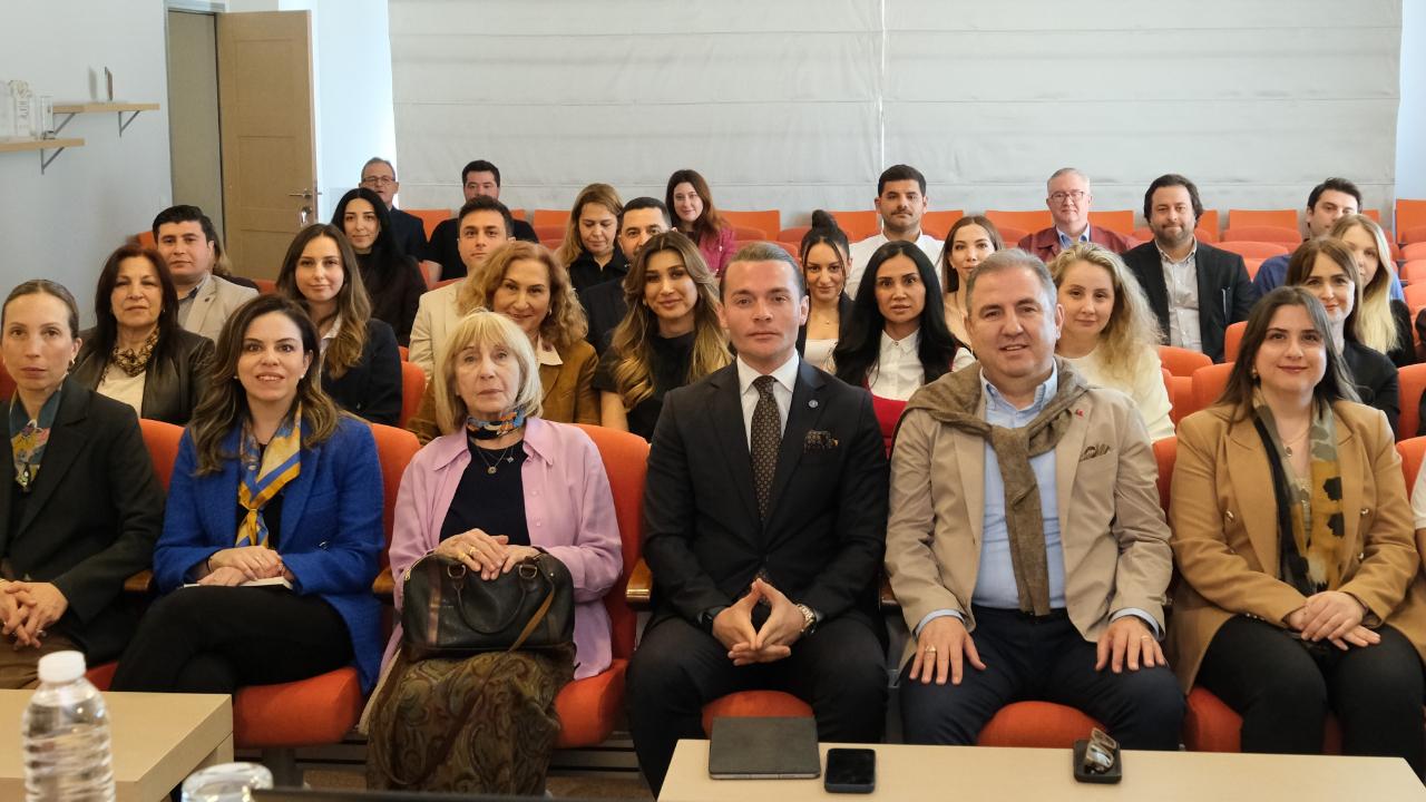 Ayşe Kulin EGİAD’da Atatürk’ün iç dünyasını kaleme aldı