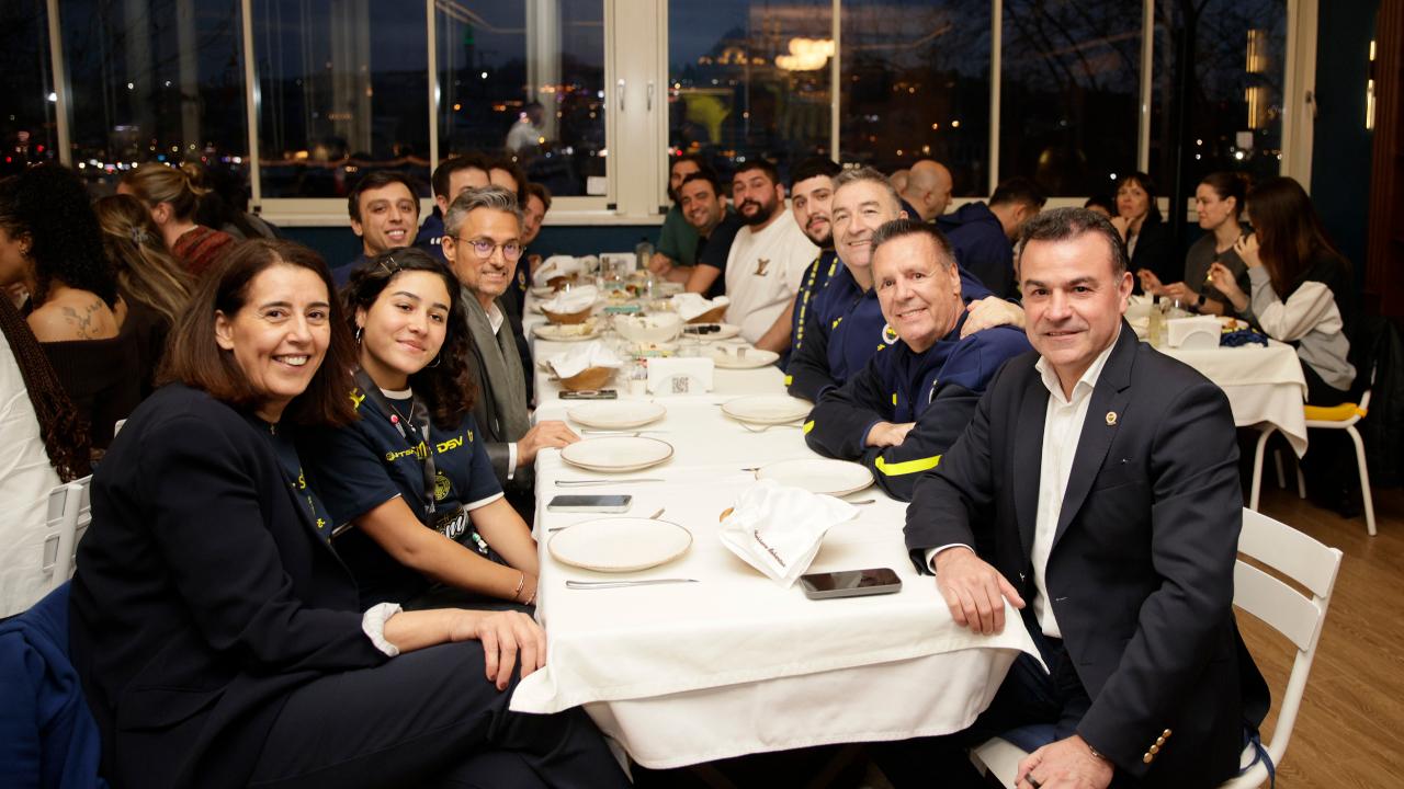 Potanın Kraliçeleri şampiyonluk yemeğinde buluştu