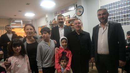 CHP’den dayanışma programı Çocukların yüzü hediyelerle güldü