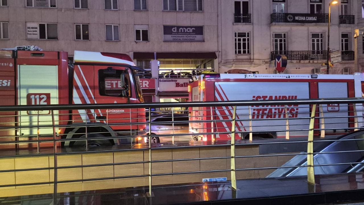 Metro raylarına atlayan şahıs hayatını kaybetti