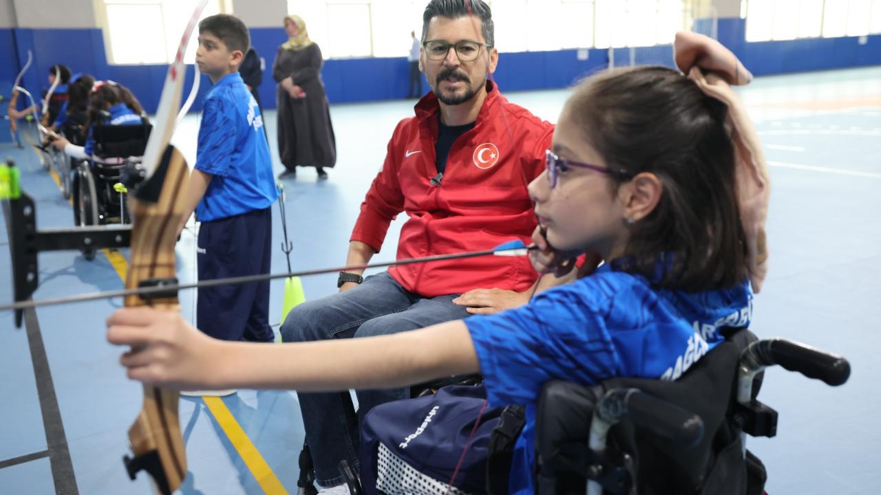 Türkiye’nin ilk engelli çocuk okçuluk takımı Bağcılar’da